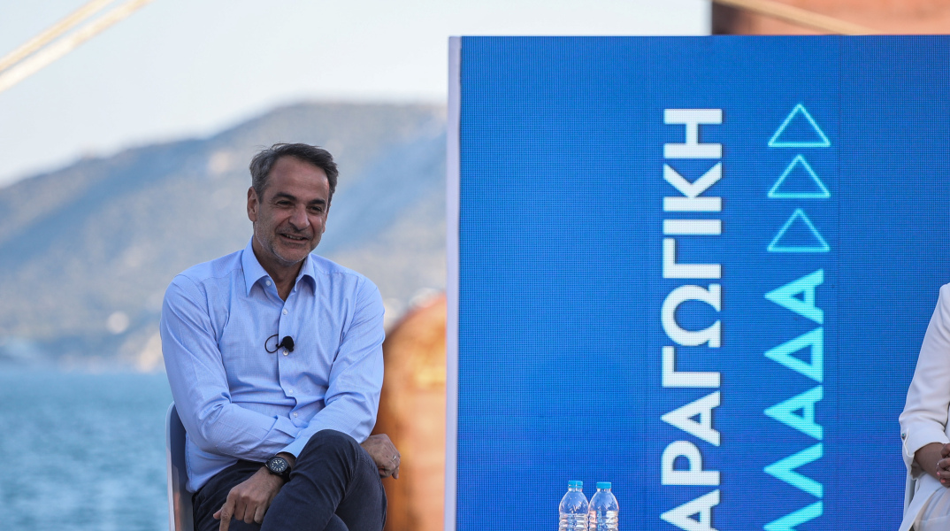 Ο Κυριάκος Μητσοτάκης στα Ναυπηγεία Ελευσίνας