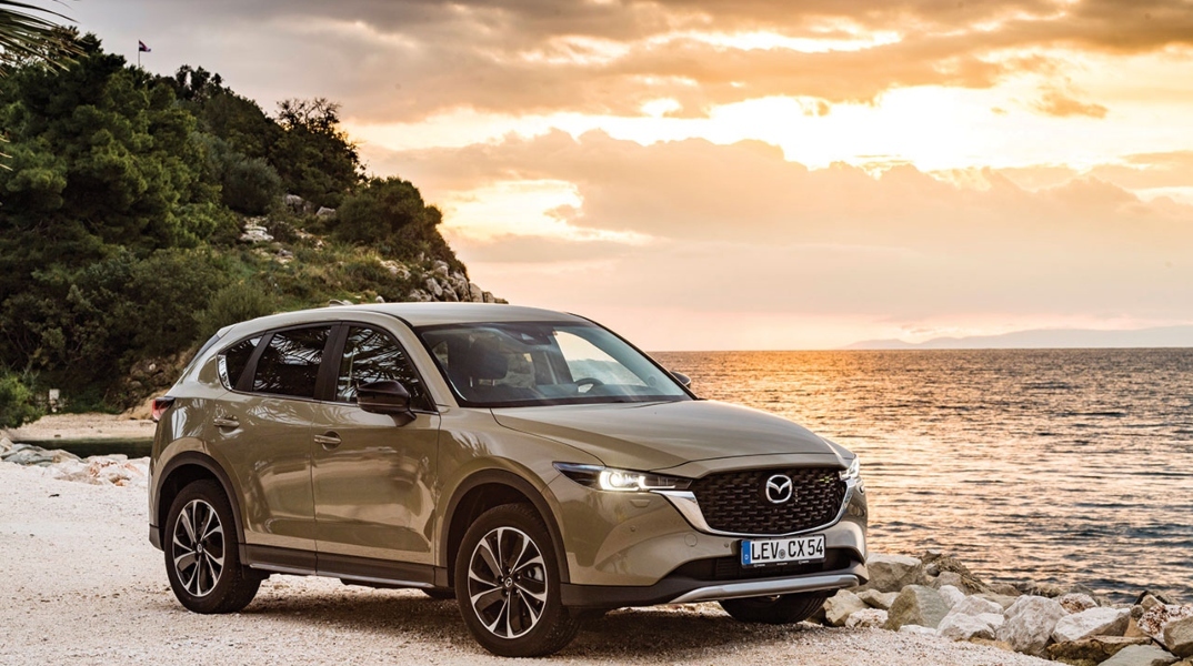 Το ολοκαίνουργιο υβριδικό μοντέλο Mazda CX-5 αποτελεί τον ορισμό ενός μοντέρνου αυτοκινήτου με ένα σπορ χαρακτήρα
