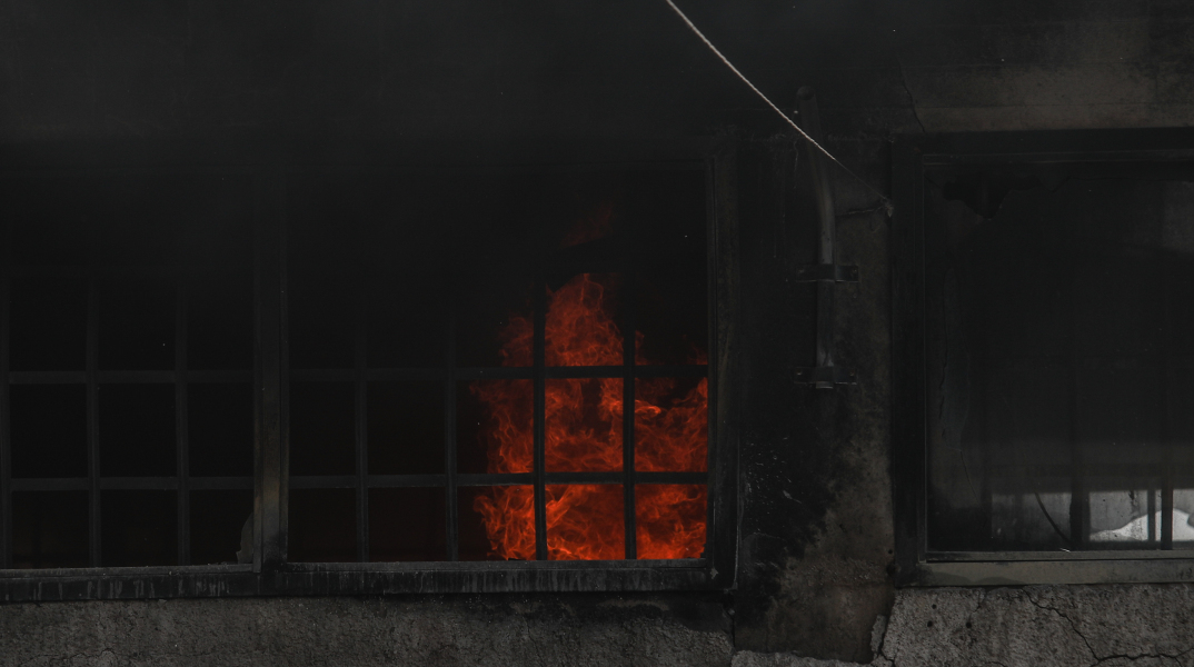 Φωτιά σε εργοστάσιο