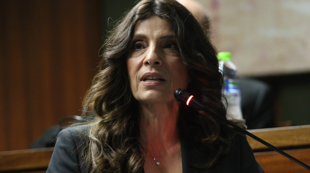 Η Πόπη Τσαπανίδου