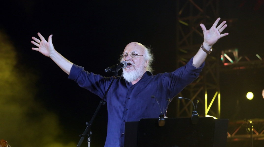 Ο Διονύσης Σαββόπουλος