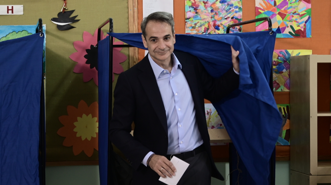 Ο Κυριάκος Μητσοτάκης ψηφίζει