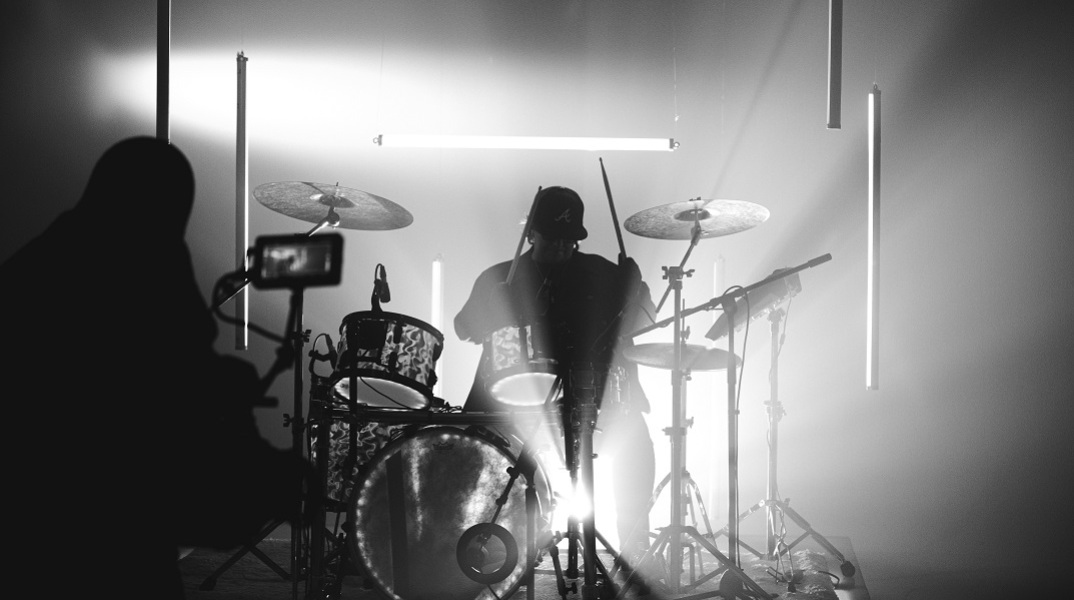 Φυλάκιση τεσσάρων ετών με αναστολή στον ντράμερ - Ένοχος για μια υπόθεση κακοποίησης ανήλικης