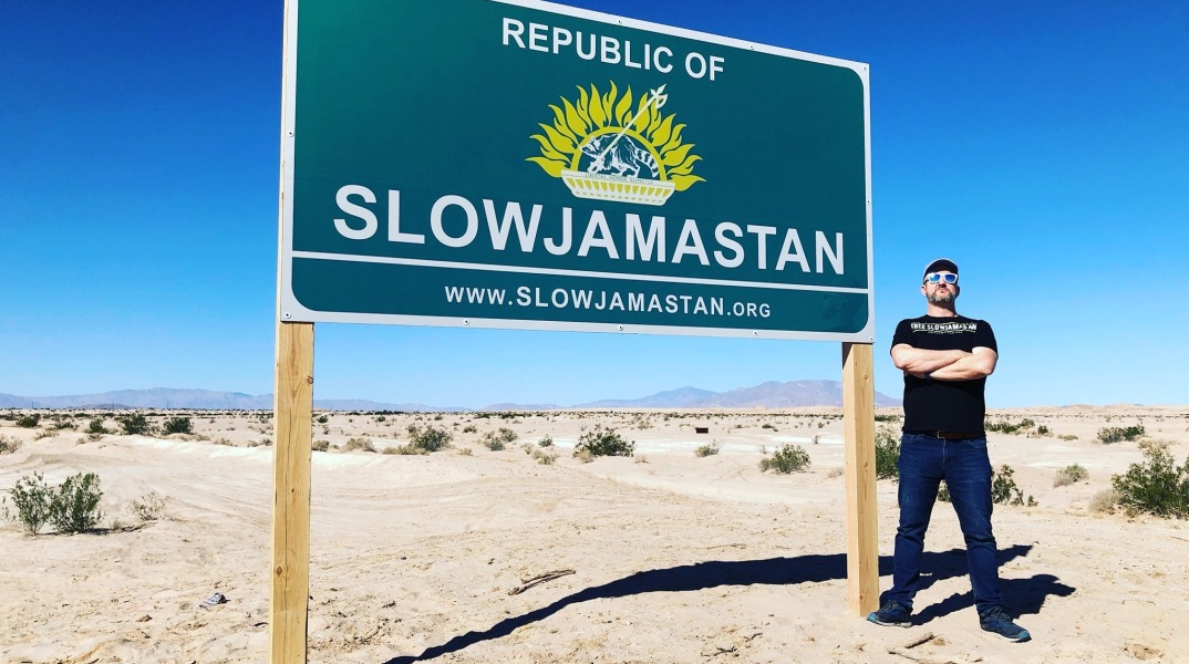 Το μικροέθνος του Slowjamastan