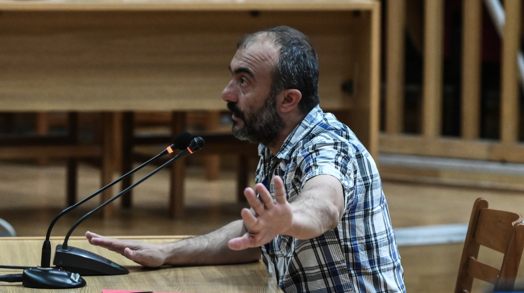 Δίκη Χρυσής Αυγής: «Ζούμε από θαύμα μετά την επίθεση στο ΠΑΜΕ» κατέθεσε ο Σωτήρης Πουλικόγιαννης