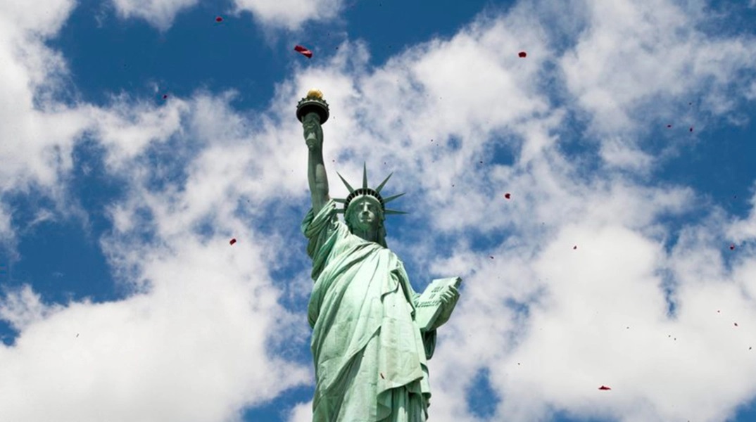 Σαν σήμερα το Άγαλμα της Ελευθερίας φτάνει στο λιμάνι της Νέας Υόρκης