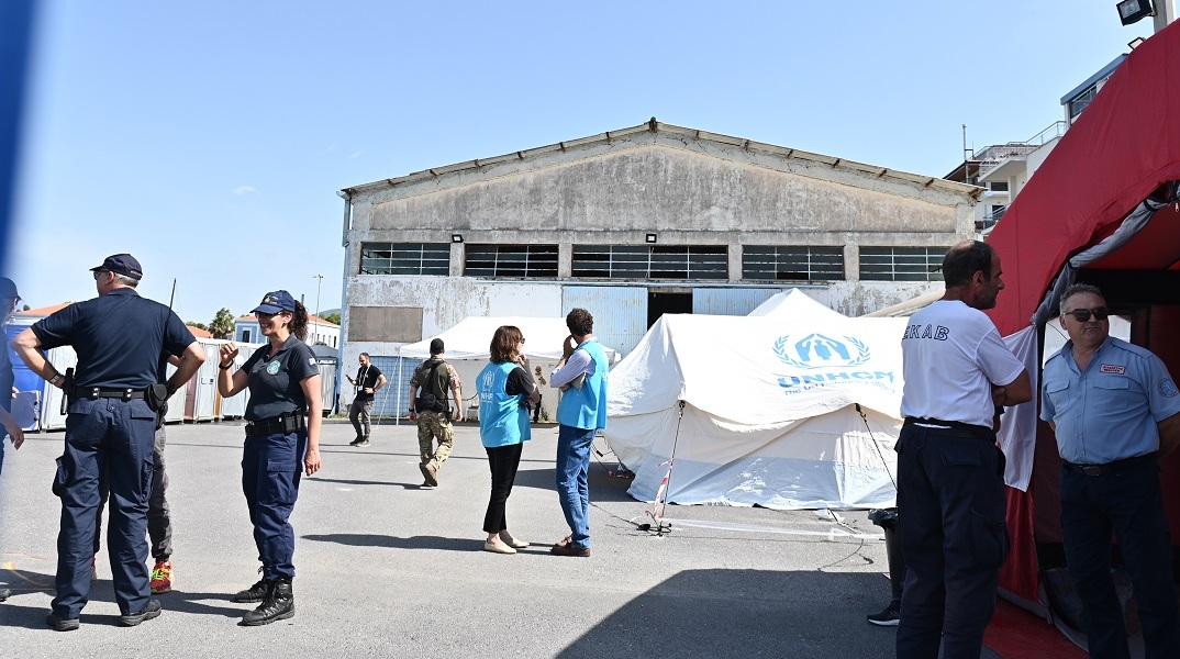 Ναυάγιο στην Πύλο: Στην Καλαμάτα ο επικεφαλής της Frontex - Ανακρίνονται 8 ύποπτοι ως διακινητές