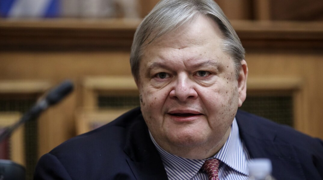 Πώς σχολιάζει ο Ευάγγελος Βενιζέλος την είσοδο των Σπαρτιατών στη Βουλή