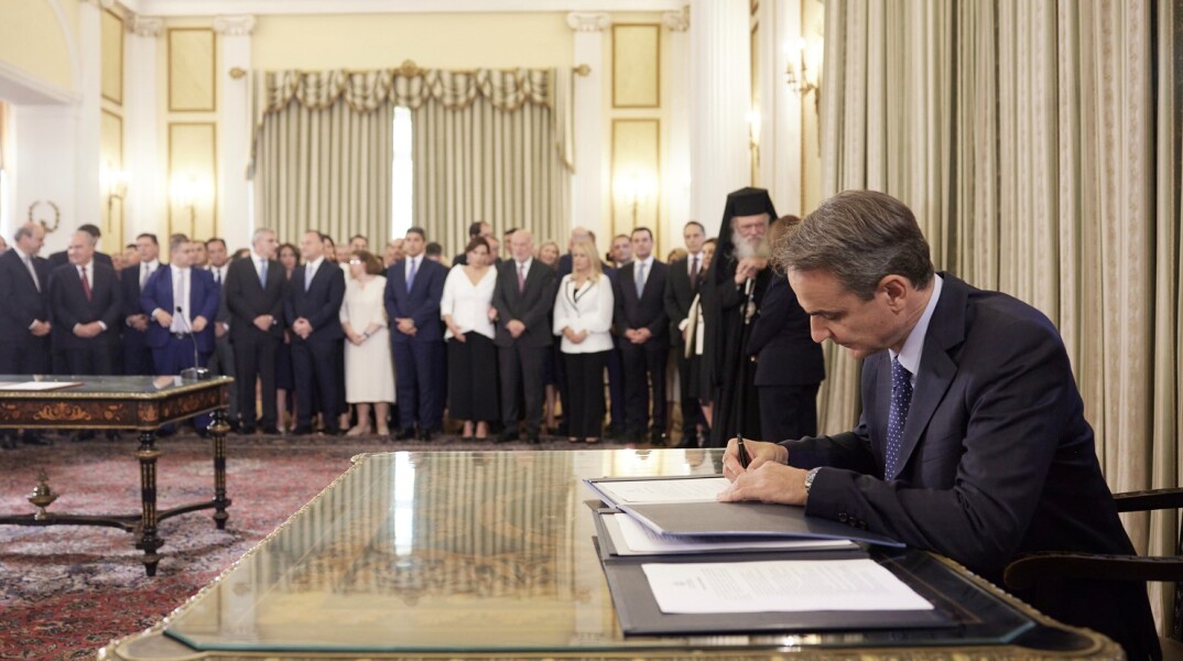 Με έμφαση σε ακρίβεια και μεταρρυθμίσεις το στίγμα της νέας κυβέρνησης