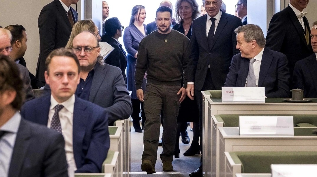 Ουκρανία: Ο Ζελένσκι καθαιρεί τον επικεφαλής κρατικής βιομηχανίας όπλων