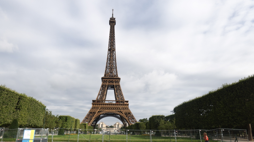 Ερημιά στο Παρίσι μετά από σχεδόν μια εβδομάδα επεισοδίων