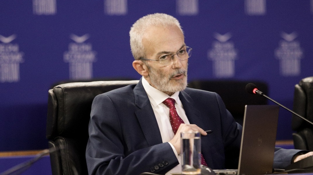 Μαύρος: Ο πρόεδρος του ΣΥΡΙΖΑ πρέπει να είναι περισσότερο μορφωμένος