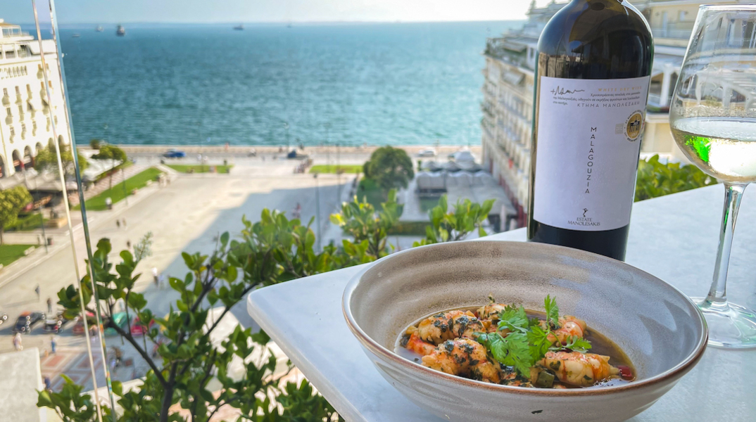 Ορίζοντες: Δοκιμάσαμε το μενού στο roof garden του Electra Palace στη Θεσσαλονίκη, από τον σεφ Γιώργος Βαγιωνάς και τον food and beverage manager Νίκο Σπαχή.