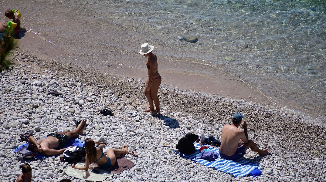 Καιρός: Υψηλές θερμοκρασίες με 38άρια μέχρι και την Παρασκευή