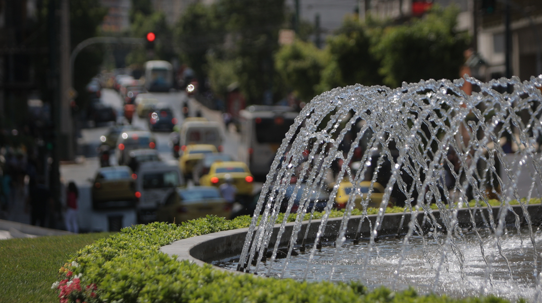 Εικόνες ζέστης στην Αθήνα