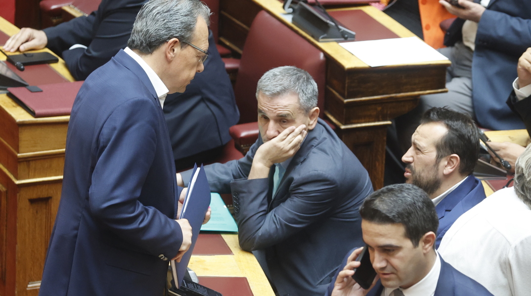 Απών ο Τσίπρας από τις προγραμματικές δηλώσεις στη Βουλή