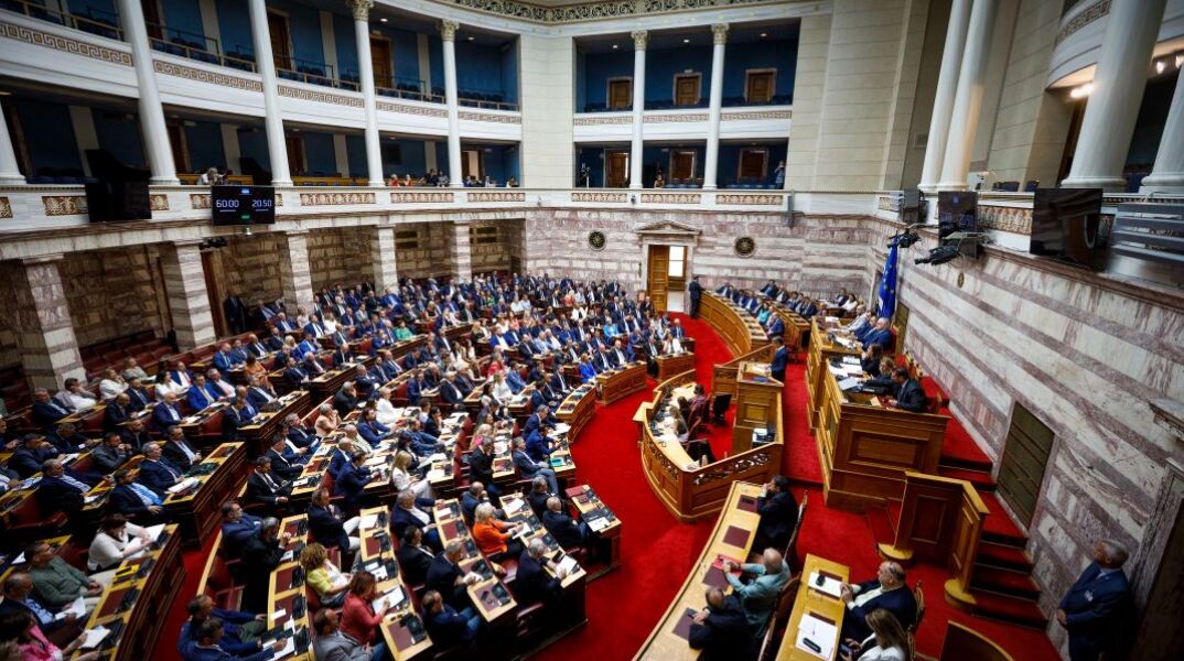 Τοποθετήθηκαν οι πολιτικοί αρχηγοί στις προγραμματικές δηλώσεις κυβέρνησης