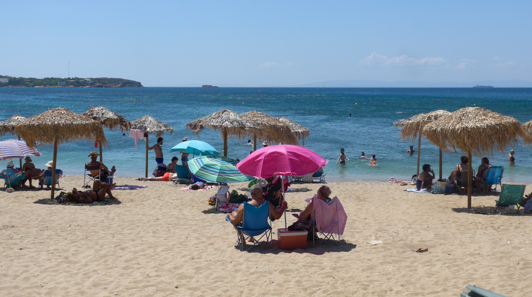 Η παραλία της Γλυφάδας