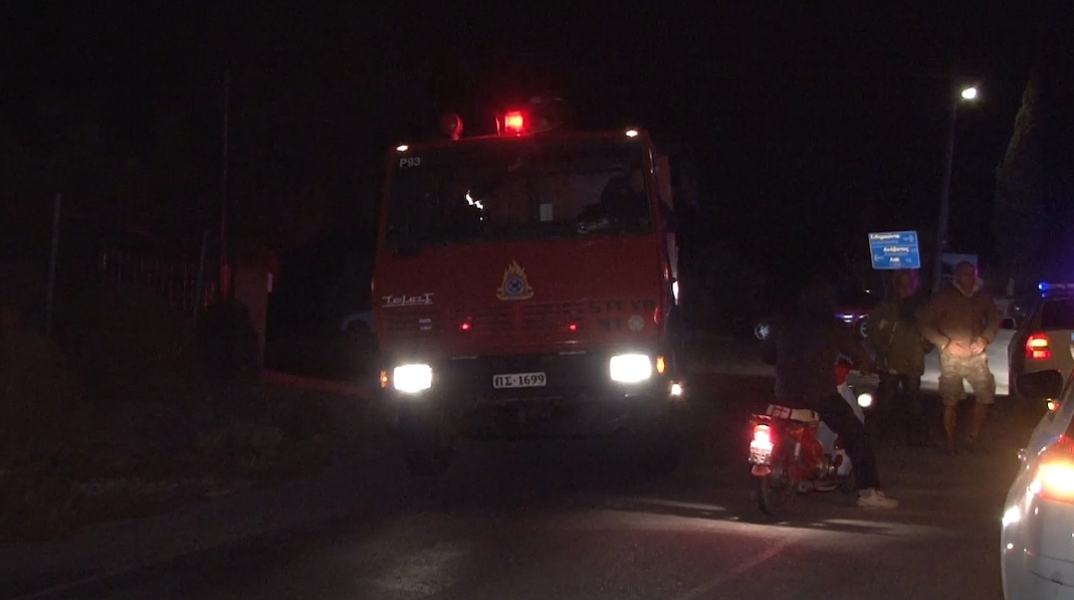 Φωτιά στο παλιό κτίριο του ΙΚΑ στην Πειραιώς