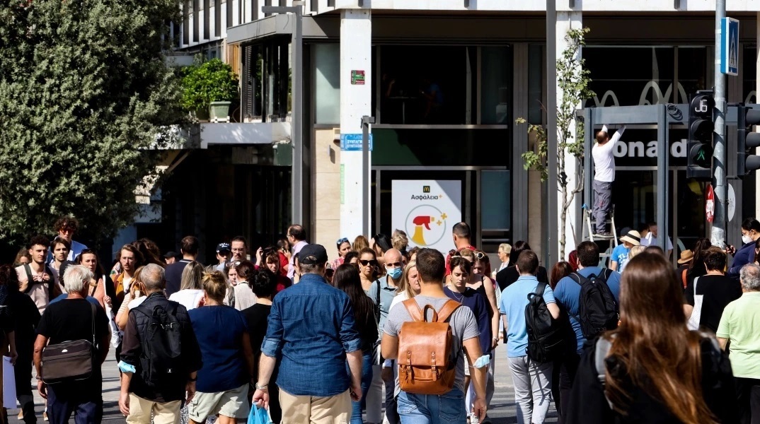 Νομοσχέδιο για δημοσίους υπάλληλους και συνταξιούχους: Τριπλό εισοδηματικό όφελος
