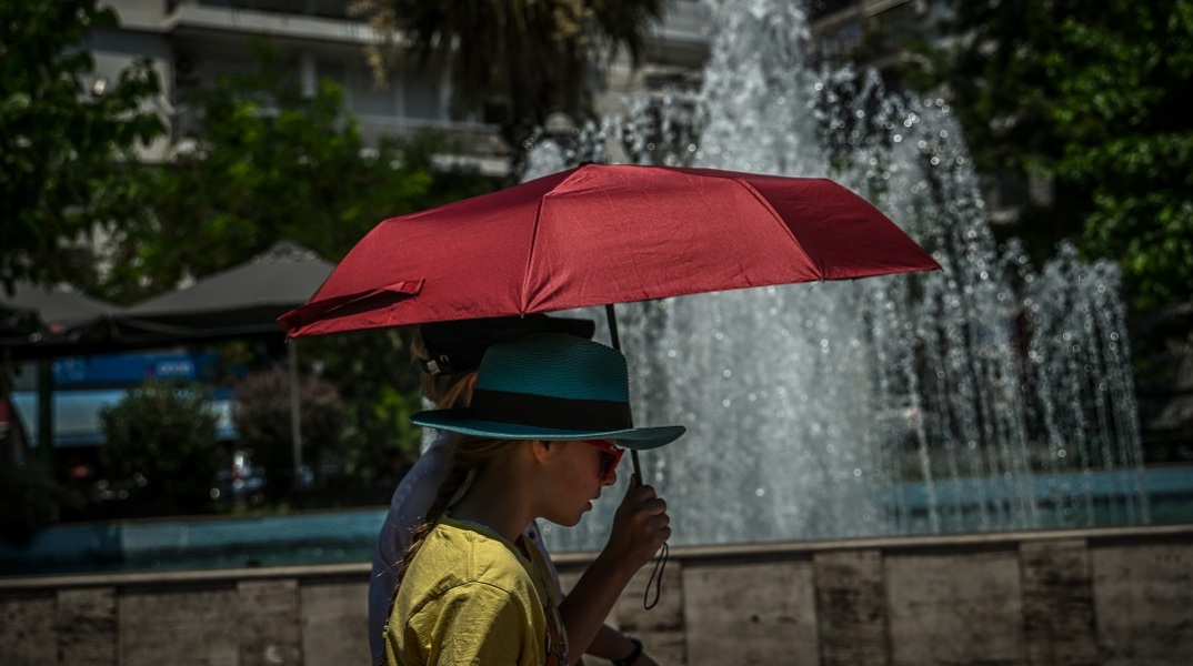 Ο καιρός σήμερα: Πλησιάζει ο καύσωνας Κλέων - Ανεβαίνει κι άλλο η θερμοκρασία