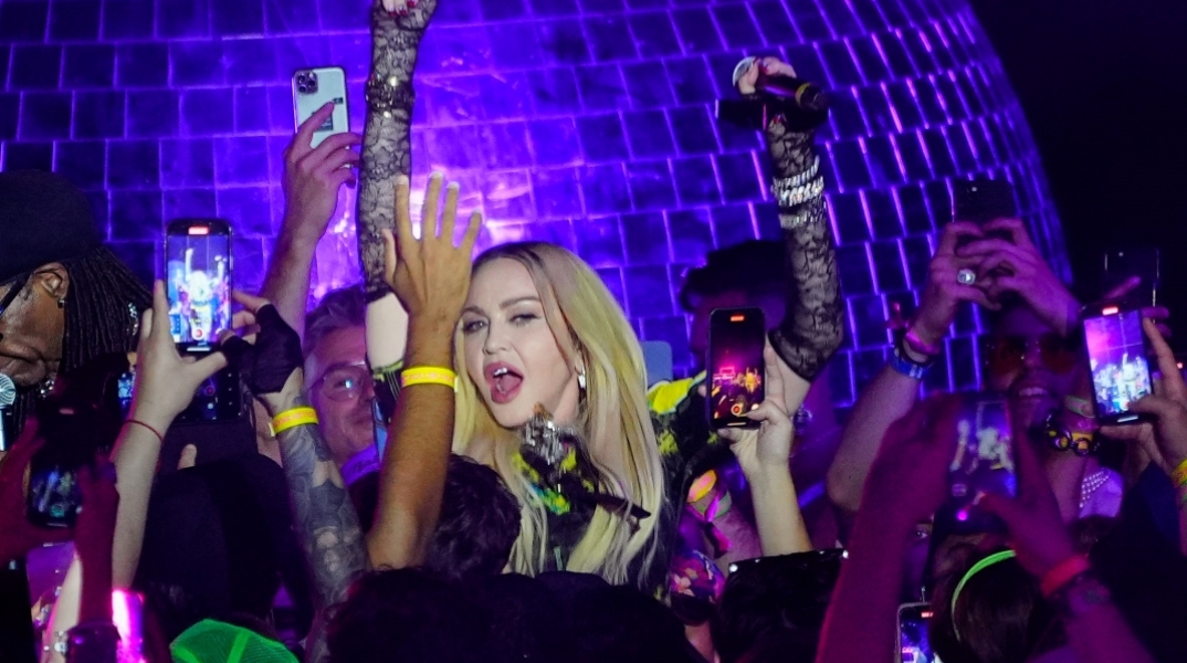 H Madonna επιστρέφει στο stage μετά τη σοβαρή βακτηριακή λοίμωξη