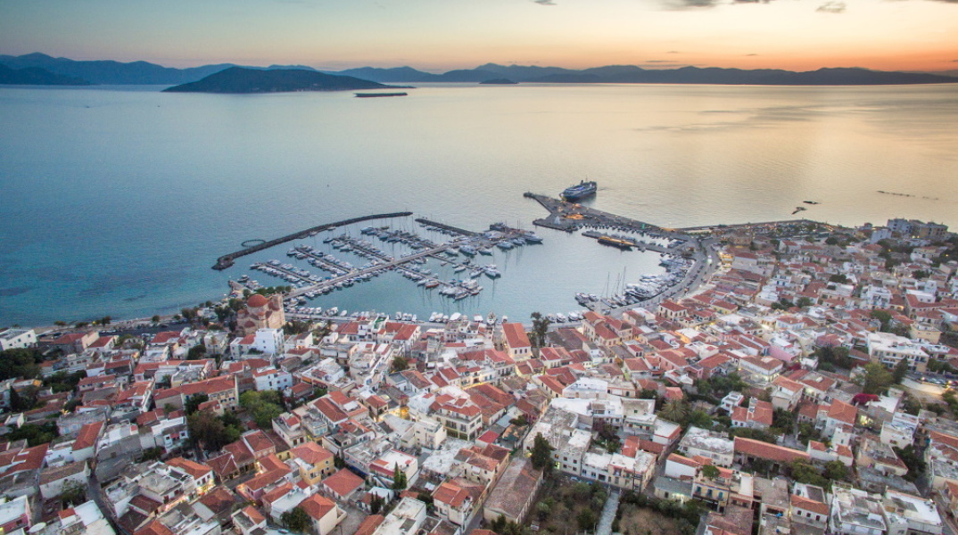 10 λόγοι που ο Σαρωνικός σε κερδίζει 