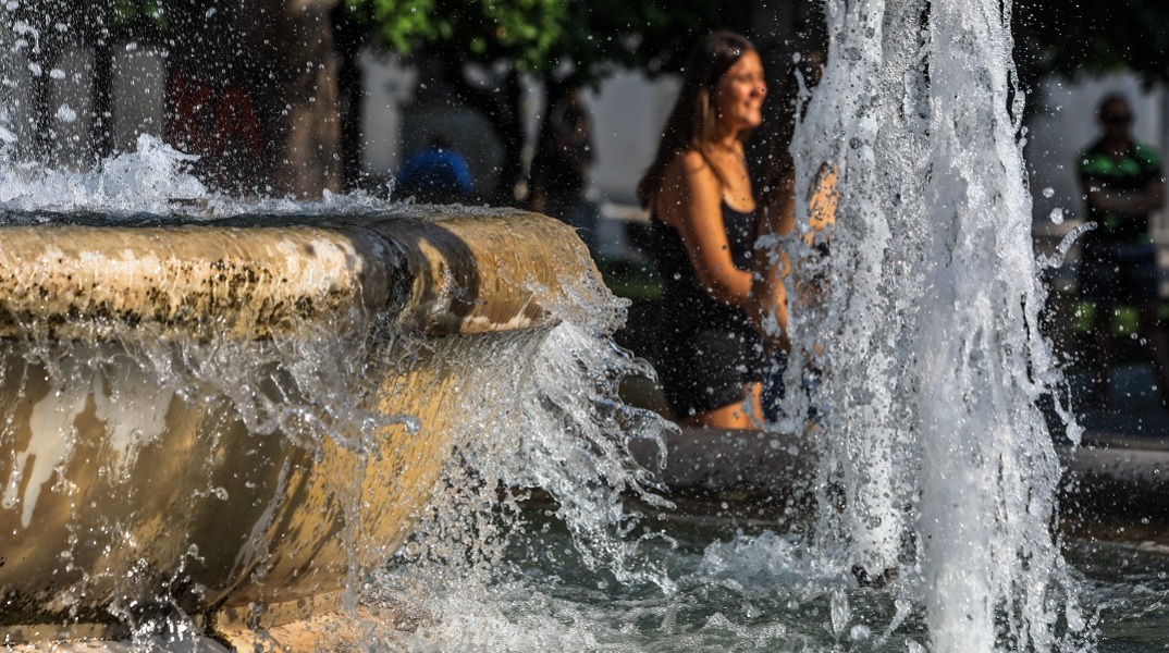 Καιρός σήμερα: Καύσωνας και μποφόρ την Τρίτη