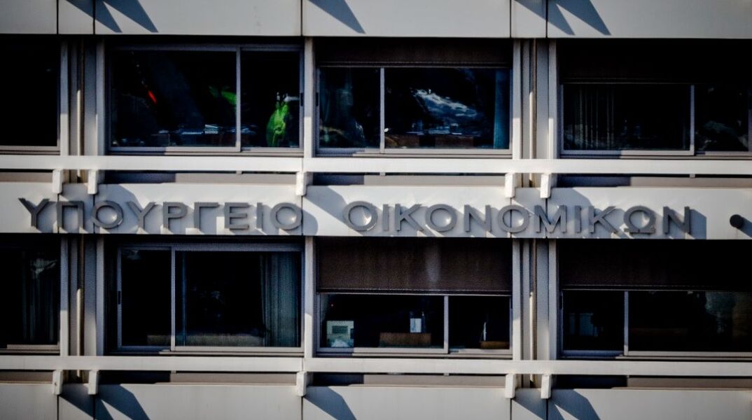 Στη Βουλή το οικονομικό νομοσχέδιο © ΓΙΩΡΓΟΣ ΚΟΝΤΑΡΙΝΗΣ / EUROKΙNISSI