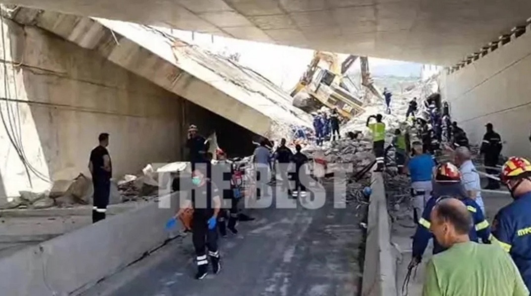 Πάτρα: Έπεσε τμήμα γέφυρας - Δύο νεκροί