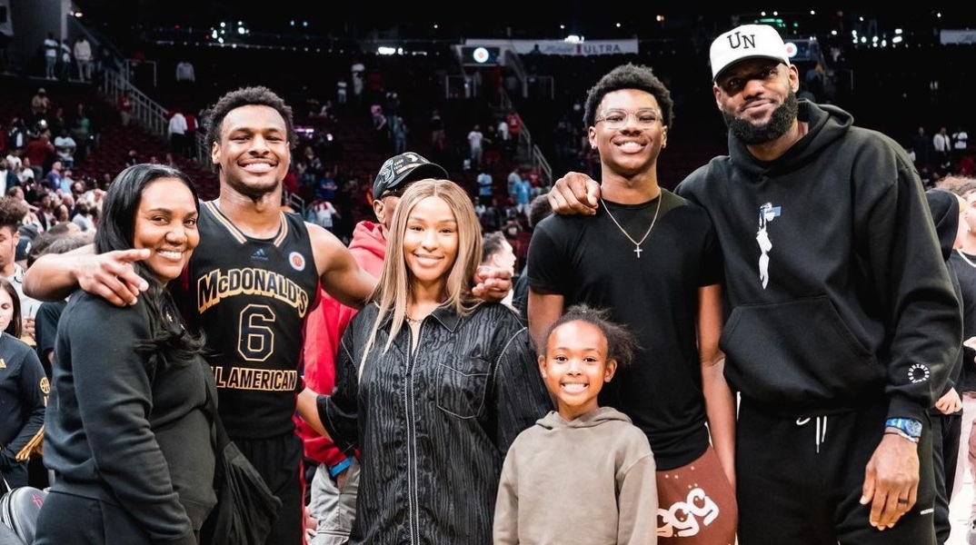 Ο Μπρόνι Τζέιμς και ο ΛεΜπρόν Τζέιμς