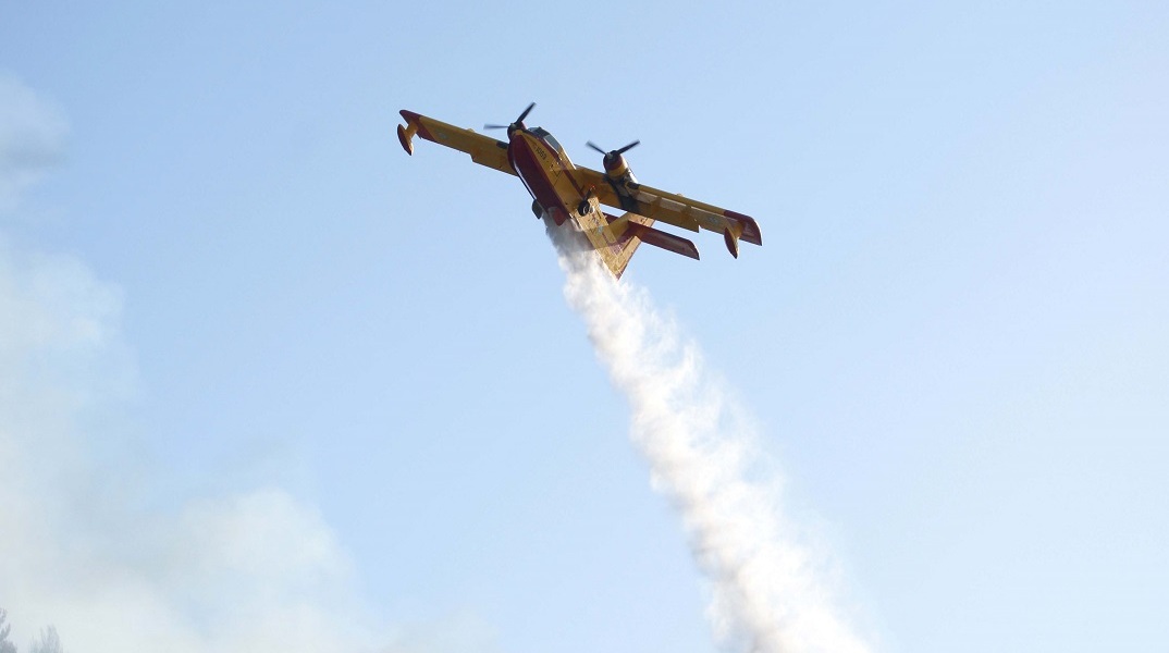 Canadair: Εντοπίστηκαν συντρίμμια: Κανένα ίχνος των δύο επιβαινόντων