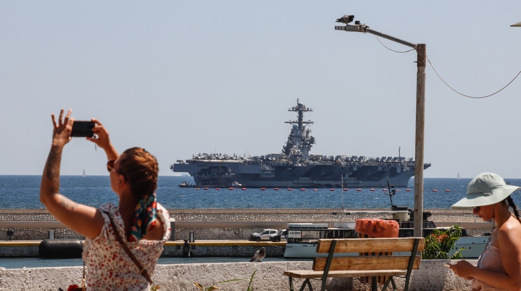 Στον Πειραιά το πιο προηγμένο αεροπλανοφόρο του Πολεμικού Ναυτικού των ΗΠΑ 