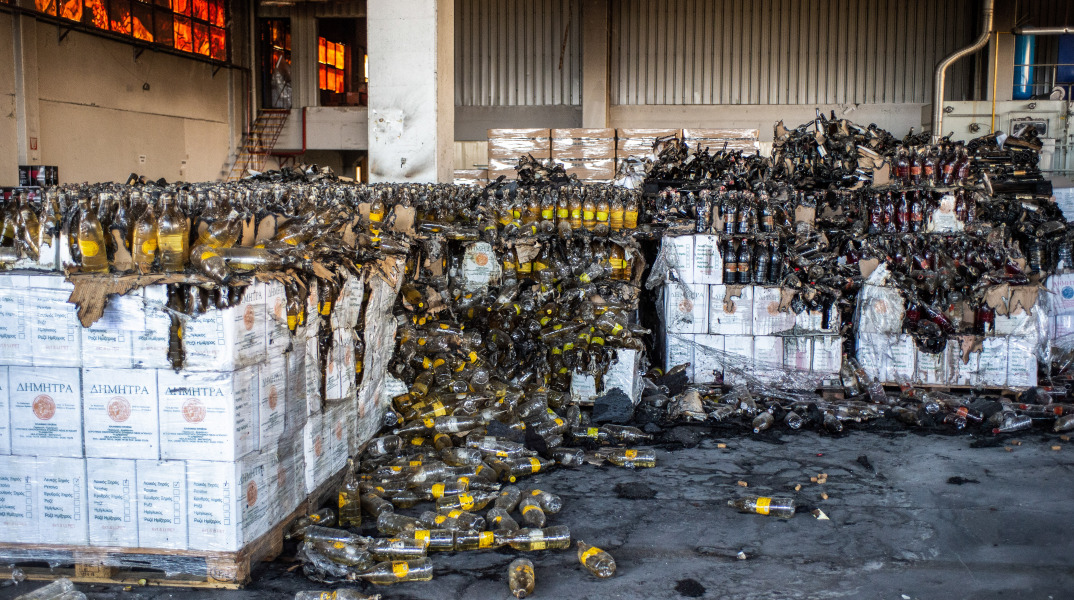 Νέα Αγχίαλος: Καταστροφές από τις εκρήξεις στον οινοποιητικό συνεταιρισμό «Δήμητρα»