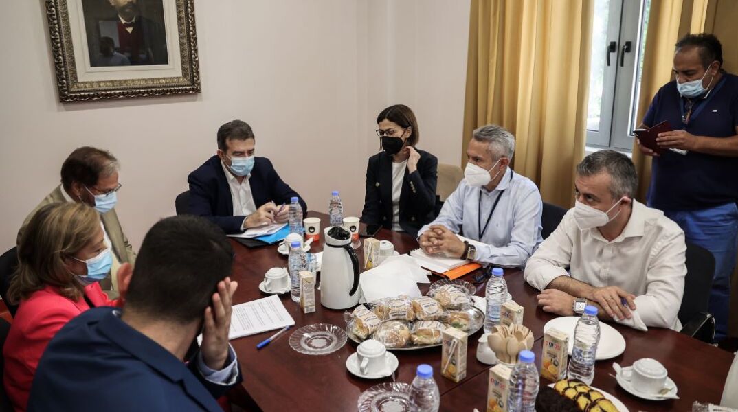Συνάντηση Χρυσοχοΐδη με τους διοικητές των νοσοκομείων της Θεσσαλονίκης