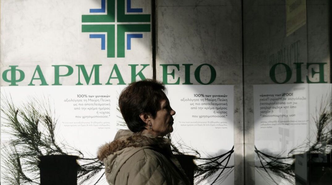 Κλιμακώνεται η σύγκρουση για τις ελλείψεις φαρμάκων στην αγορά