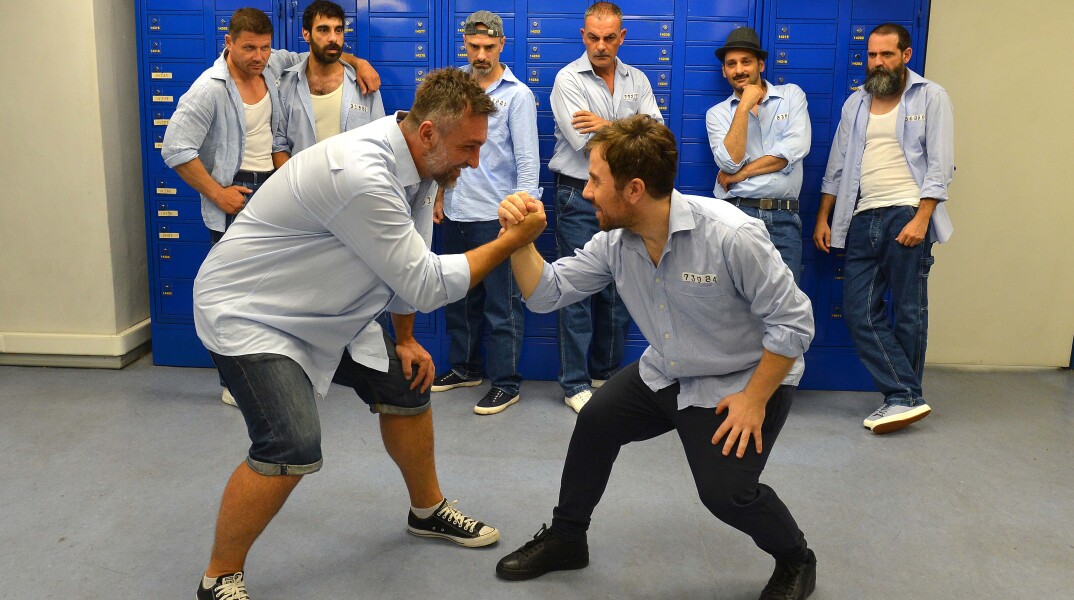 Θανάσης Τσαλταμπάσης, Ιβάν Σβιτάιλο και από πίσω οι υπόλοιποι συγκρατούμενοι