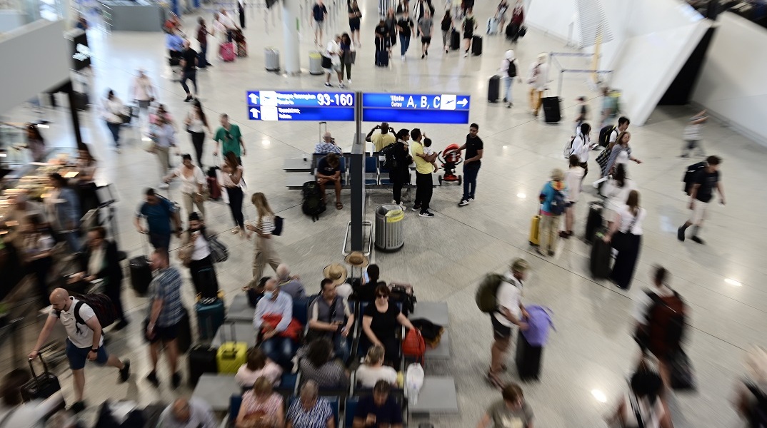 ΥΠΑ: Τον Ιούλιο διακινήθηκαν 11.342.154 επιβάτες στα αεροδρόμια της χώρας	