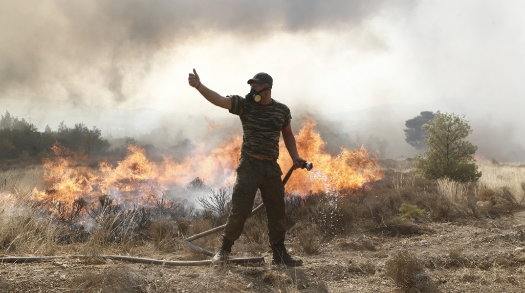 Φωτιά στην Πάρνηθα: Η ανάλυση του Meteo για την «ακραία» εξάπλωση
