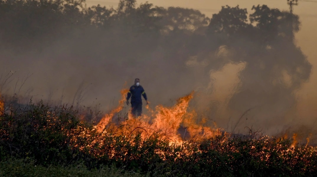 Πυρκαγιές: 105 σε όλη την επικράτεια - Η ενημέρωση της Πυροσβεστικής