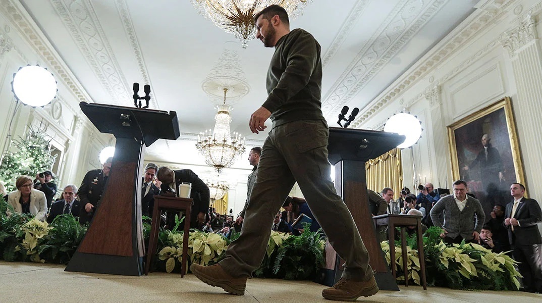 Ο Ζελένσκι υπαινίσσεται μια λύση μέσω διαπραγμάτευσης για την Κριμαία