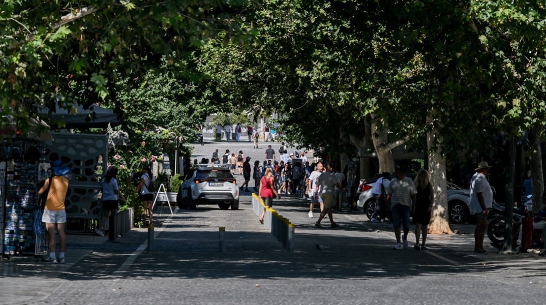 Έρευνα Aboutpeople: Τι πιστεύουν οι Έλληνες για τις νέες ταυτότητες