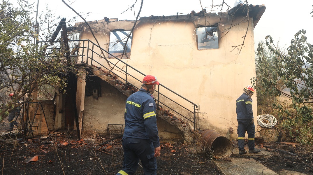 Προχωρούν οι αυτοψίες και οι καταγραφές ζημιών για τους πληγέντες από τις πυρκαγιές του Αυγούστου