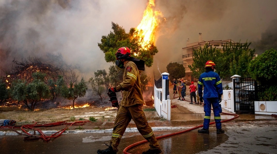 Φωτιές: «Μάχη» με 68 πυρκαγιές σε όλη τη χώρα