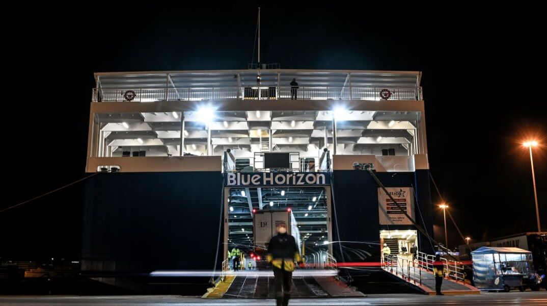 Μέλη του πληρώματος έριξαν στη θάλασσα τον 36χρονο επιβάτη που πνίγηκε