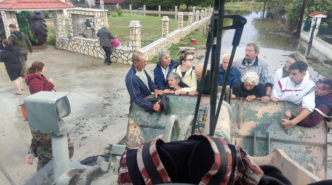 Κακοκαιρία Daniel: 109 απεγκλωβισμοί σε Θεσσαλία και Στερεά Ελλάδα