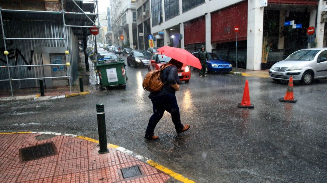 Ισχυρή βροχόπτωση στον Πειραιά