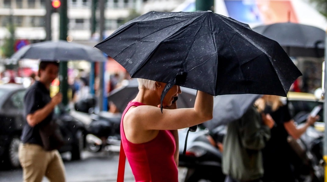 Καιρός αύριο: Εξασθενεί η κακοκαιρία Daniel την Παρασκευή