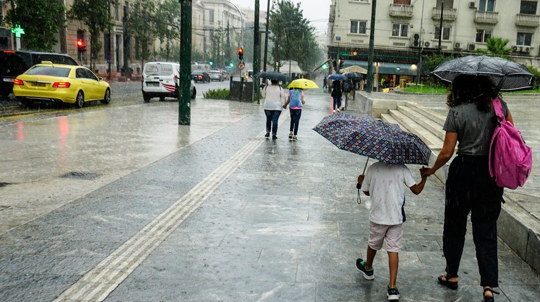 Καιρός σήμερα: Εξασθενεί η κακοκαιρία Daniel την Παρασκευή