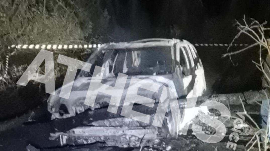 Το καμένο όχημα του άτυχου άνδρα στην Ηλεία